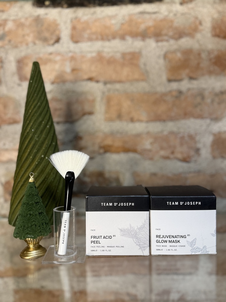 The Glow Of Christmas Jul 2025